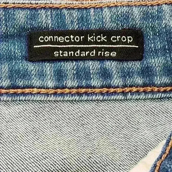 Sanctuary Denim Connector Frayed Hem Kick Crop Light Wash Missy Jeans - Picture 7 of 11